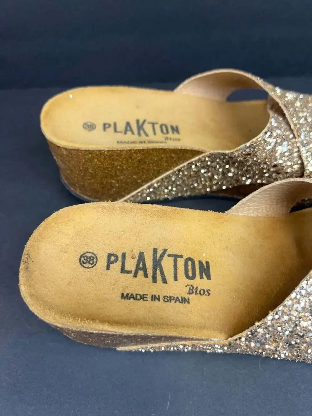Plakton Bios Gold Glitter Cross-Strap Wedge Sandals US 7.5 Euro 38